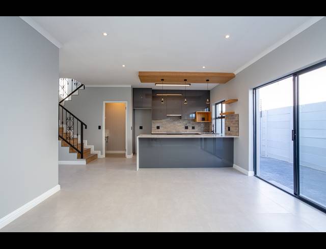 3 BEDROOM HOUSE TO LET IN SYBRAND PARK